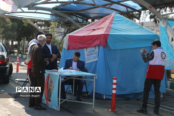 بازدید مدیرکل آموزش و پرورش قم از پایگاه هلال احمر
