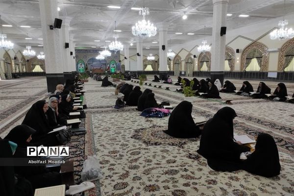 تلاوت جزء خوانی قرآن کریم در آرامگاه شهید مدرس(ره) کاشمر