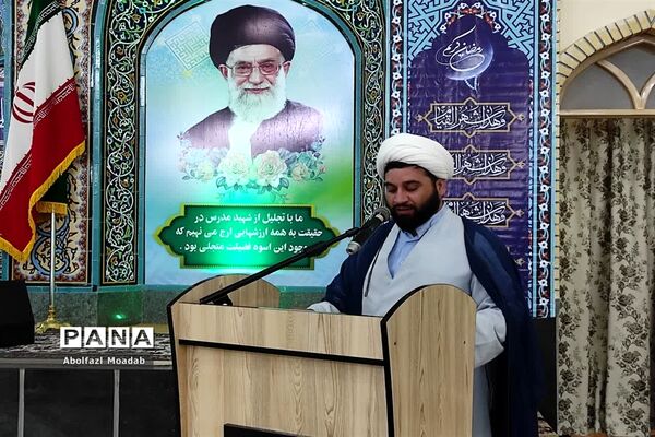 تلاوت جزء خوانی قرآن کریم در آرامگاه شهید مدرس(ره) کاشمر