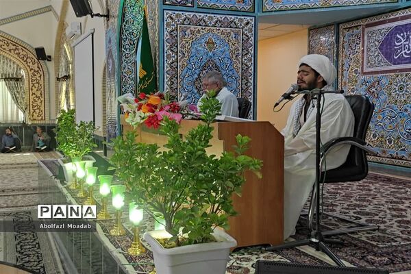 تلاوت جزء خوانی قرآن کریم در آرامگاه شهید مدرس(ره) کاشمر
