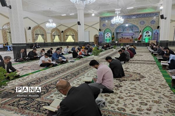 تلاوت جزء خوانی قرآن کریم در آرامگاه شهید مدرس(ره) کاشمر