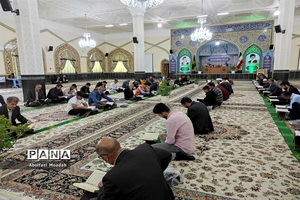 تلاوت جزء خوانی قرآن کریم در آرامگاه شهید مدرس(ره) کاشمر