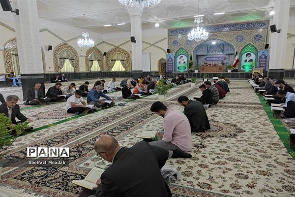 تلاوت جزء خوانی قرآن کریم در آرامگاه شهید مدرس(ره) کاشمر