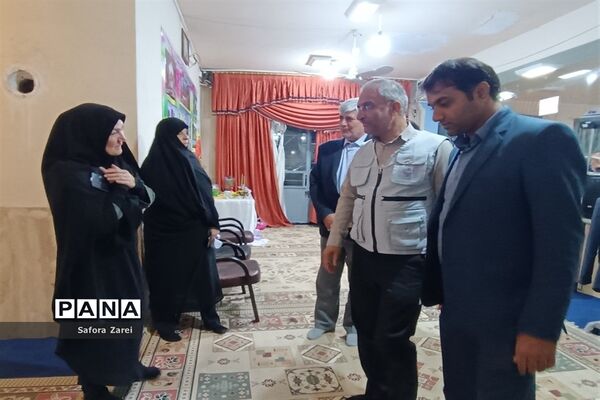 بازدید مدیرکل آموزش و پرورش و نماینده مردم شیراز در مجلس شورای اسلامی از ستاد اسکان مسافران نوروزی ناحیه چهار شیراز