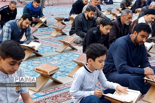 محفل ترتیل‌خوانی قرآن در حرم حضرت امام علی(ع)