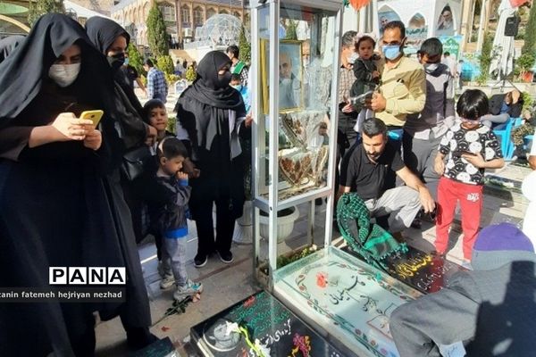 زیارت  مردم از مزار شهید حاج قاسم سلیمانی در ایام نوروز