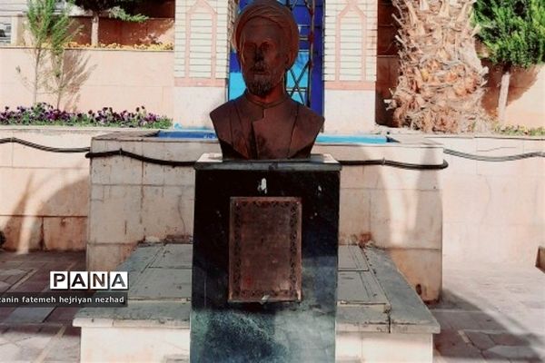 زیارت  مردم از مزار شهید حاج قاسم سلیمانی در ایام نوروز