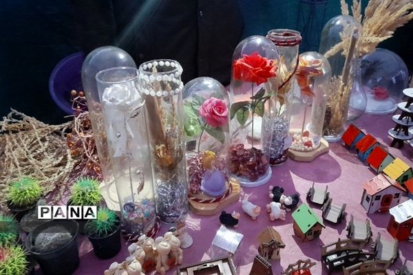 برگزاری غرفه صنایع‌دستی در شهرستان میانه