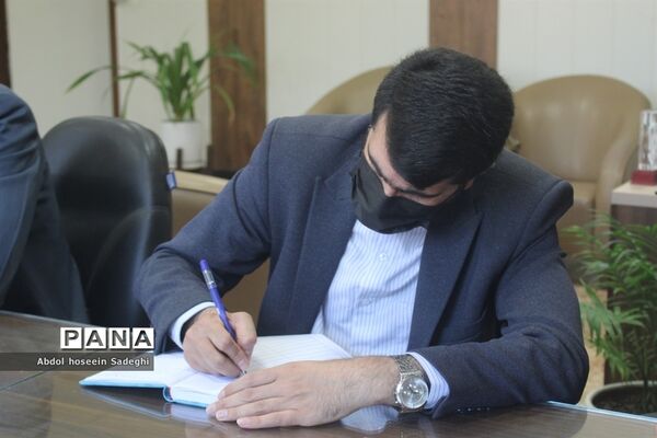 جلسه هماهنگی ارزیابی شاخص‌های سند تحول بنیادین آموزش و پرورش استان بوشهر