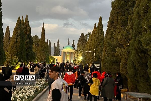 آرامگاه حافظ و سعدی در شیراز