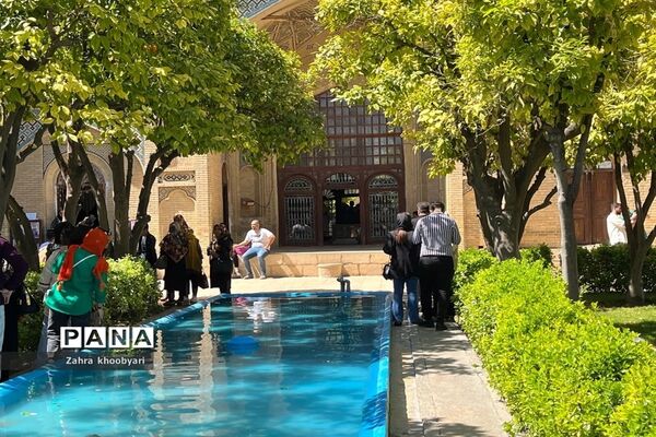 آرامگاه حافظ و سعدی در شیراز