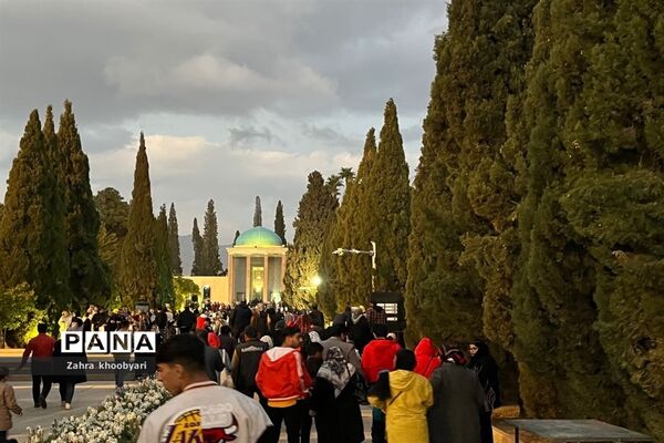 آرامگاه حافظ و سعدی در شیراز