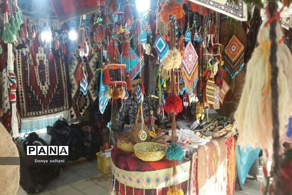نمایشگاه نوروزی در مجموعه طاقبستان استان کرمانشاه