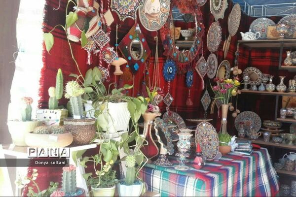 نمایشگاه نوروزی در مجموعه طاقبستان استان کرمانشاه