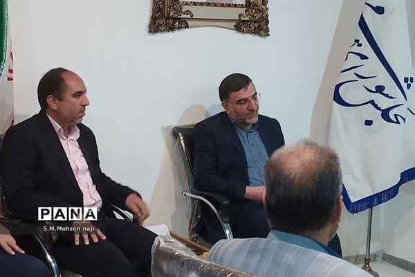 دیدارنوروزی اعضای کارگروه دانش‌آموزی قم با نماینده مجلس شورای اسلامی