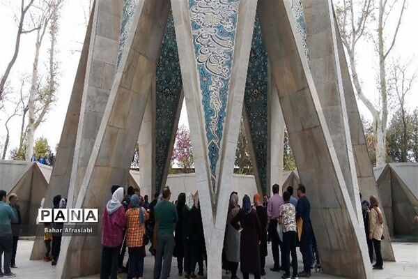 آرامگاه خیام نیشابوری در نیشابور