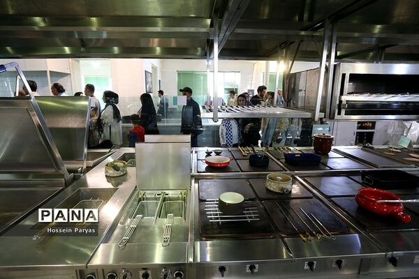 گردشگران نوروزی در مجموعه فرهنگی‌تاریخی سعدآباد
