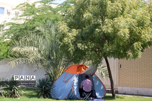 گردشگران نوروزی در ساحل بندر بوشهر