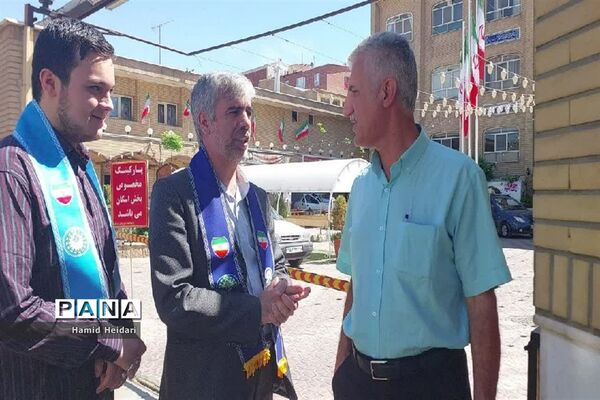 تکریم زائران نوروزی توسط مسئولان سازمان دانش‌آموزی