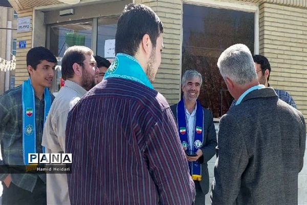 تکریم زائران نوروزی توسط مسئولان سازمان دانش‌آموزی
