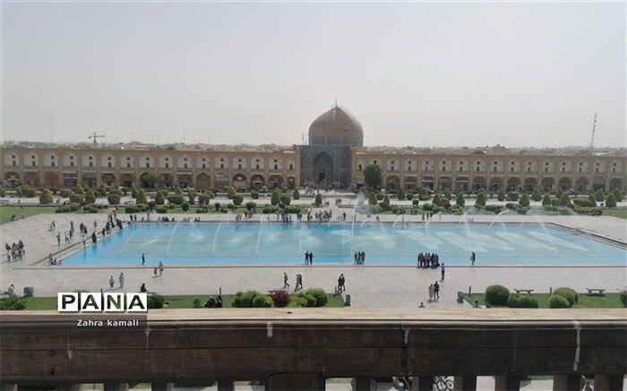 نصف جهان پُر از رمز و راز
