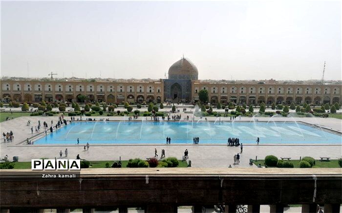 نصف جهان پُر از رمز و راز