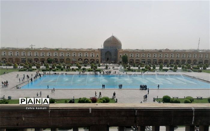 نصف جهان پُر از رمز و راز