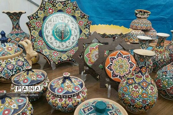 برگزاری غرفه‌ بهاری در شهر بیستون استان کرمانشاه
