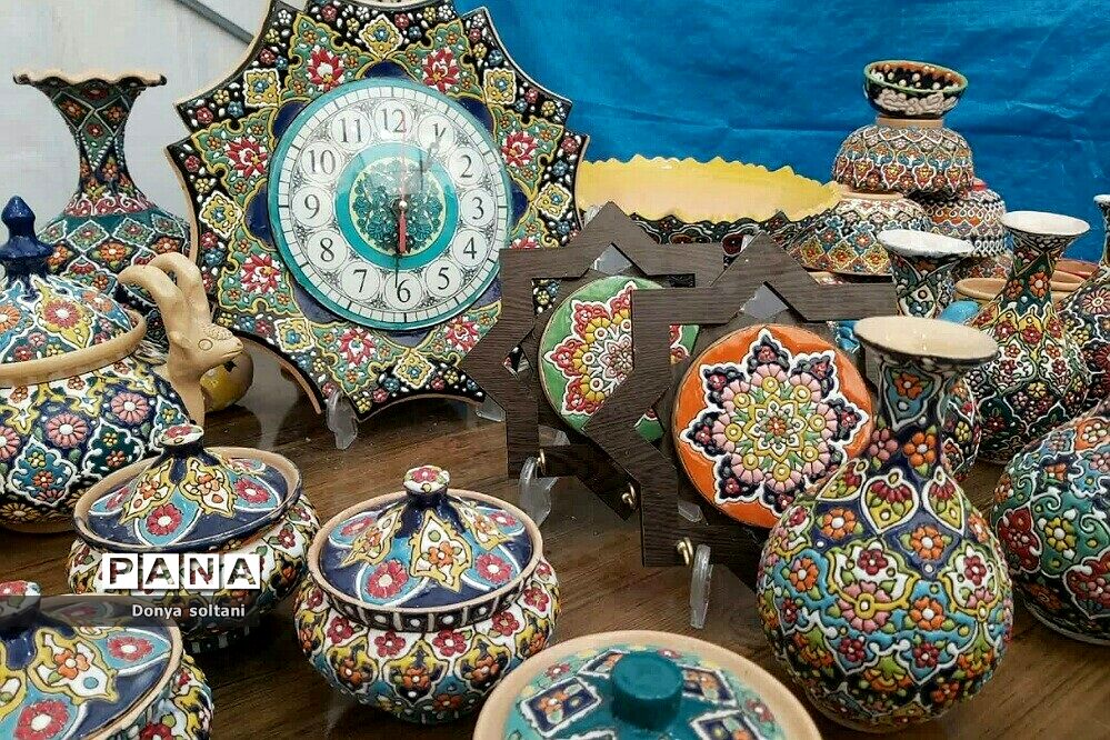 برگزاری غرفه‌ بهاری در شهر بیستون استان کرمانشاه