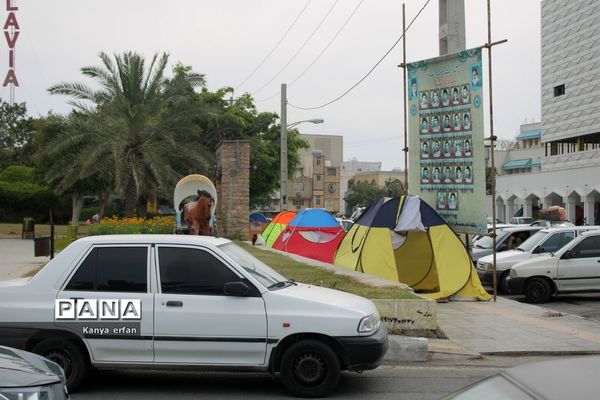 گردشگران نوروزی در ساحل بندر بوشهر