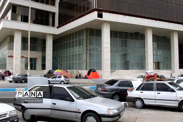 گردشگران نوروزی در ساحل بندر بوشهر