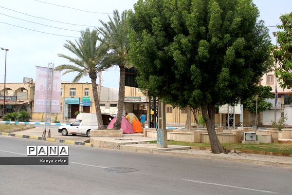 گردشگران نوروزی در ساحل بندر بوشهر