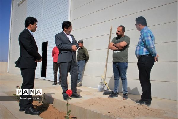 بازدید فرماندار ابرکوه از چندین واحد تولیدی در ایام عید