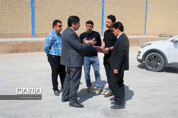 بازدید فرماندار ابرکوه از چندین واحد تولیدی در ایام عید