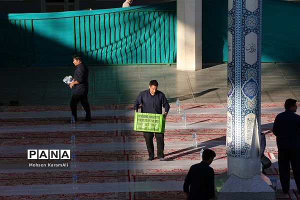 توزیع روزانه 14 هزار افطاری گرم و سرد در حرم حضرت معصومه(س)