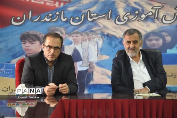 دیدار نماینده مجلس شورای اسلامی با اعضای سازمان دانش‌آموزی مازندران