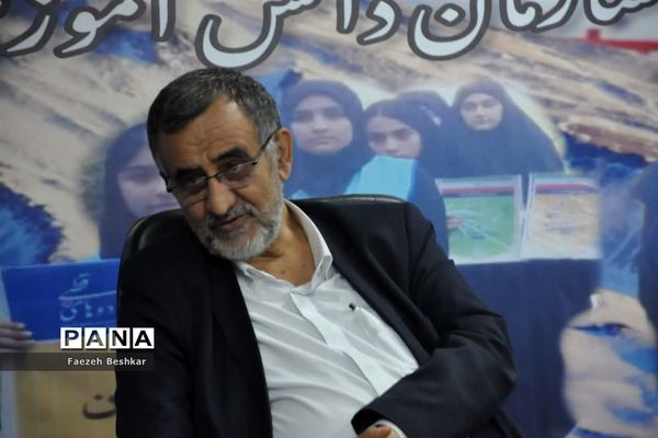 دیدار نماینده مجلس شورای اسلامی با اعضای سازمان دانش‌آموزی مازندران