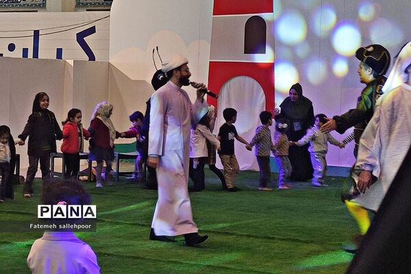 برگزاری نمایشگاه قرآن در سومین روز با حضور معاون پرورشی وزیر آموزش‌وپرورش