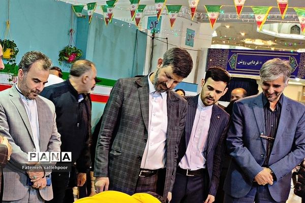 برگزاری نمایشگاه قرآن در سومین روز با حضور معاون پرورشی وزیر آموزش‌وپرورش