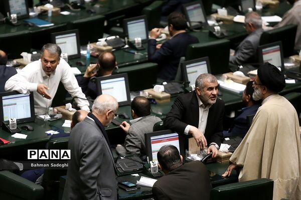 اولین جلسه صحن علنی مجلس در سال 1402