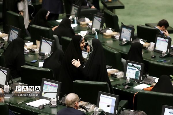 اولین جلسه صحن علنی مجلس در سال 1402