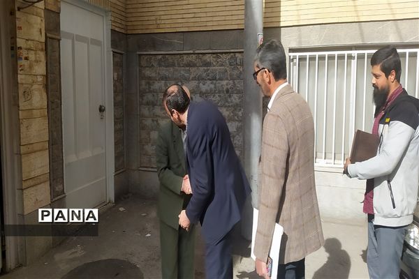 دیدار معاون پرورشی و فرهنگی اداره‌کل آموزش و پرورش و مدیر سازمان دانش‌آموزی استان اصفهان با  خانواده شهید محمد نساجی