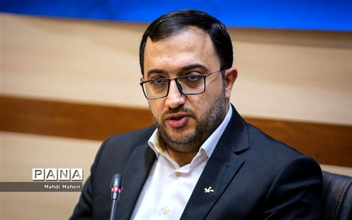 غرفه مدرسه ایران، کودکان و نوجوانان را به تعالیم قرآنی‌ ترغیب می‌کند