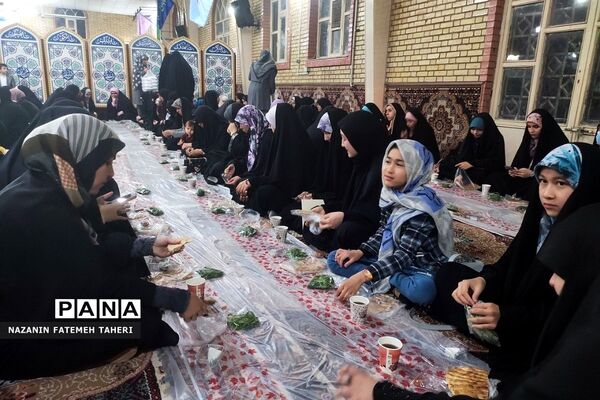 محفل انس با قرآن و تقدیر از حافظان و فعالان قرآنی در فشافویه