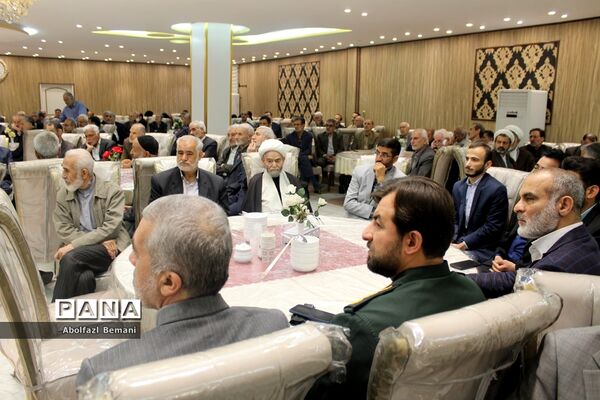 دورهمی فرهنگیان پیشکسوت استان قم در ماه مبارک رمضان