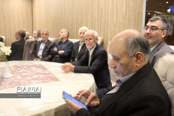 دورهمی فرهنگیان پیشکسوت استان قم در ماه مبارک رمضان