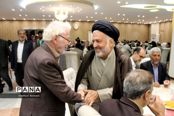 دورهمی فرهنگیان پیشکسوت استان قم در ماه مبارک رمضان