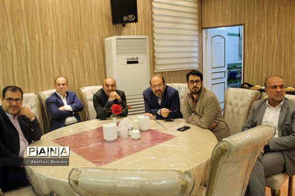 دورهمی فرهنگیان پیشکسوت استان قم در ماه مبارک رمضان