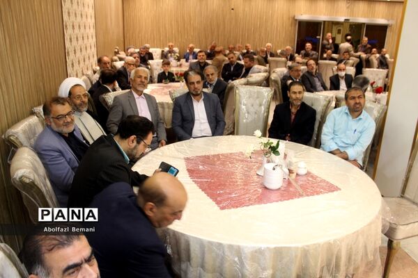 دورهمی فرهنگیان پیشکسوت استان قم در ماه مبارک رمضان