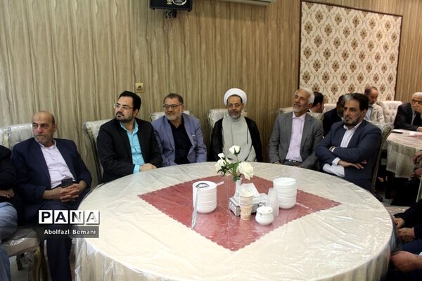 دورهمی فرهنگیان پیشکسوت استان قم در ماه مبارک رمضان